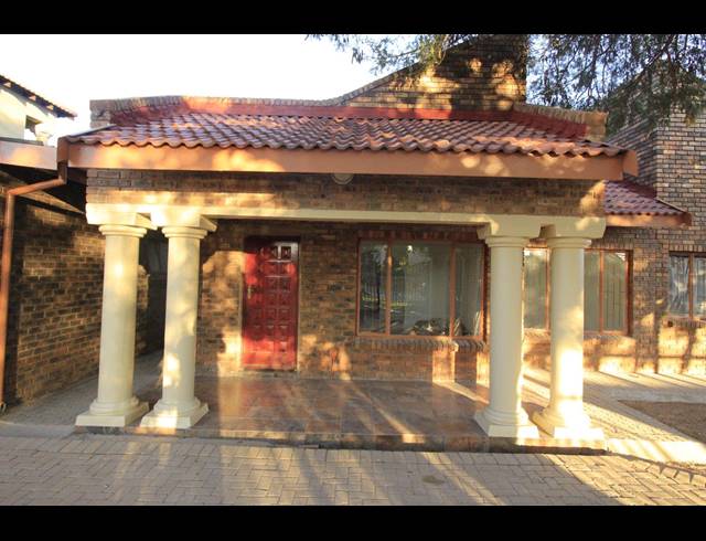 3 BEDROOM HOUSE SOLD IN THE ORCHARDS